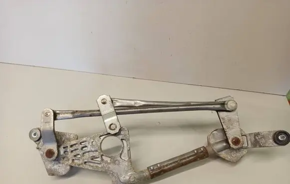 Suzuki SX4 Front wiper linkage 
