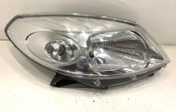 Dacia Sandero Headlight/headlamp 