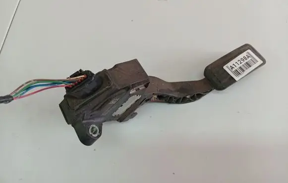 Toyota Yaris Accelerator throttle pedal 781100D010