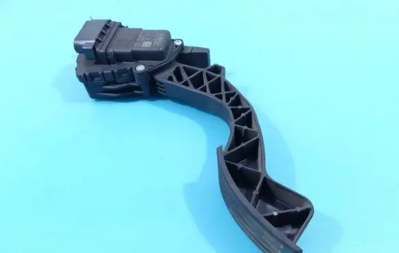 Ford Focus Accelerator throttle pedal 4M51-9F836-AK IMPRK1350363