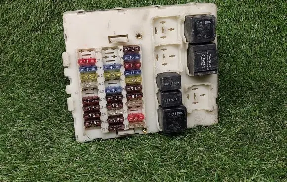 Ford Focus Power management control unit 98AG14A073CE