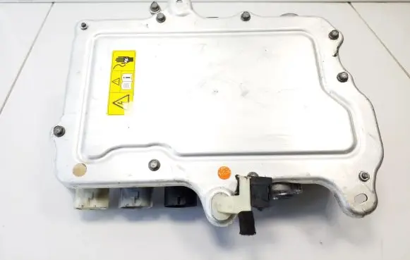 Voltage converter inverter