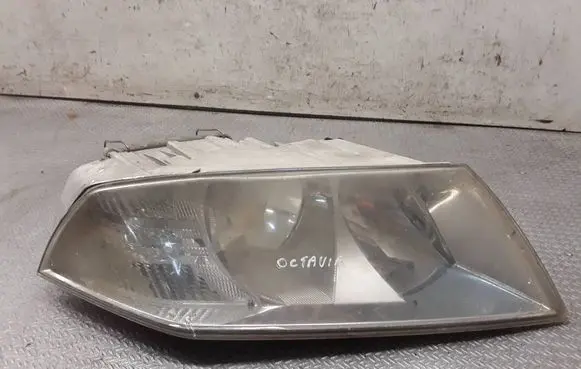 Skoda Octavia Mk2 (1Z) Headlight/headlamp 