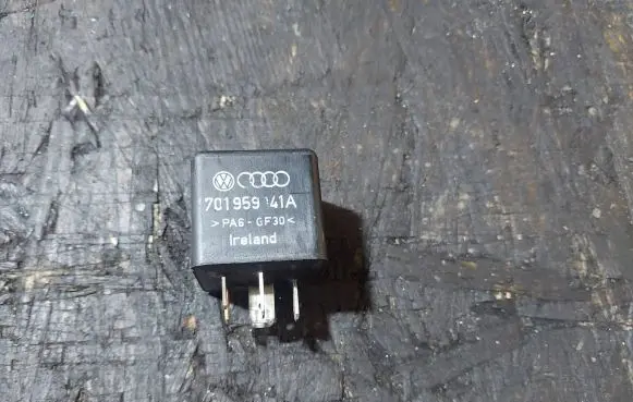 Audi A6 S6 C5 4B Other relay 701959141A