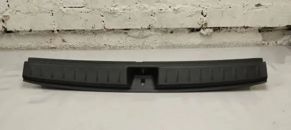 Trunk/boot sill cover protection
