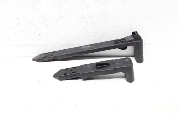 Volvo XC60 Headlight/headlamp mounting bracket 30763155 30763154