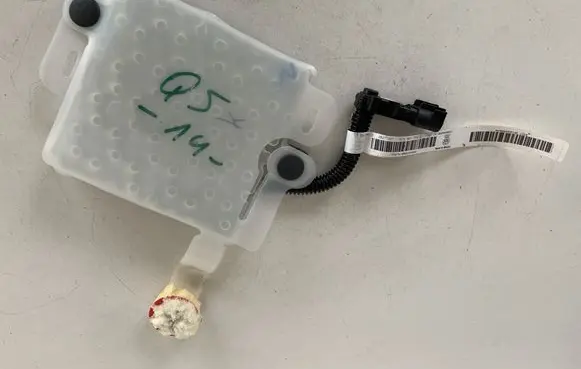 Audi Q5 SQ5 Seat pressure sensor 8T0963553E