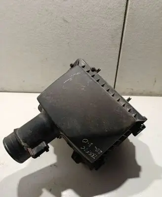 Renault Trafic III (X82) Air filter box 165006196R 93867738 93451661