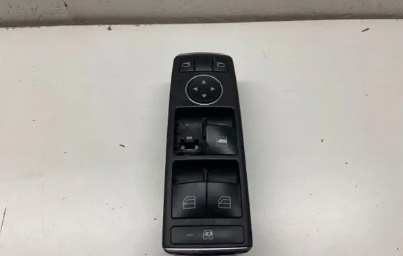 Mercedes-Benz C W204 Electric window control switch A2048703458 03139411 90169082270409