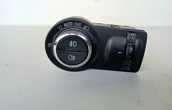 Opel Insignia A Light switch 13268707