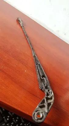 Mercedes-Benz A W169 Front wiper blade arm 1698200240