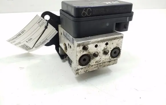 Toyota Hilux (AN10, AN20, AN30) ABS Pump 4451071030