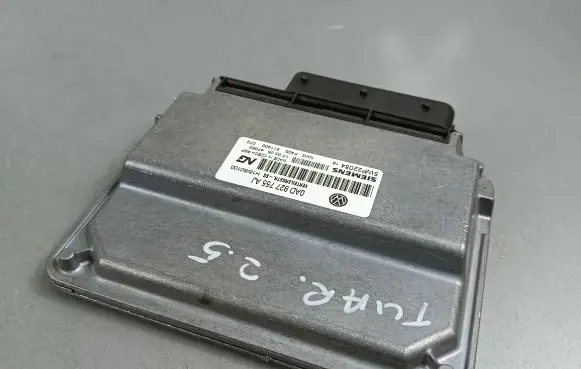 Volkswagen Touareg I Engine control unit/module 0AD927755AJ