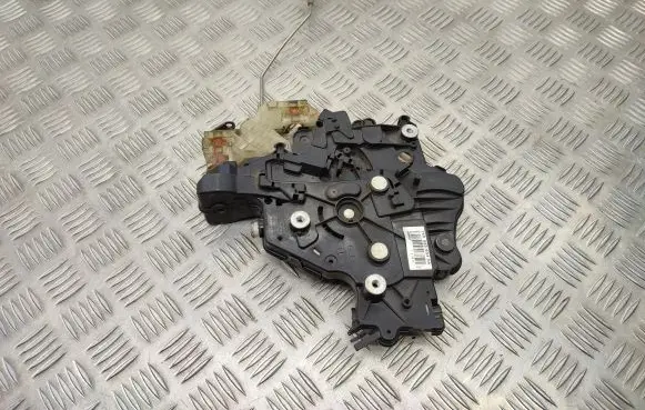 Volkswagen Caddy Sliding door lock 2K0843654BA