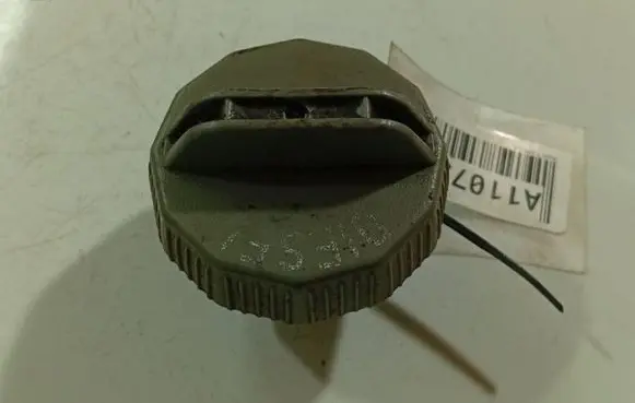Mazda 3 I Fuel tank filler cap 