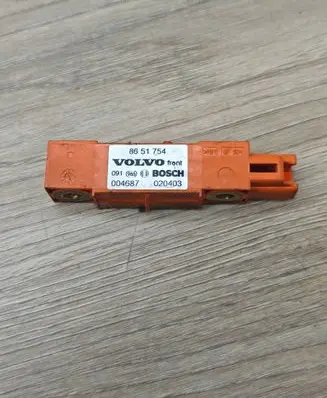 Volvo V70 Airbag deployment crash/impact sensor 8651754 004687 020403