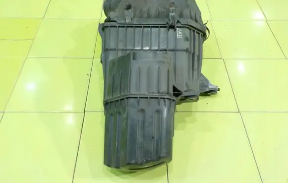 KIA Soul Air filter box 6743439