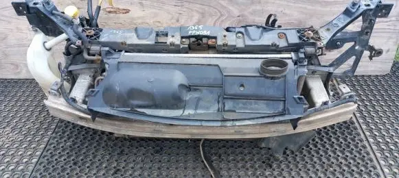 Renault Megane III Radiator support slam panel
