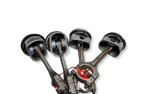 Citroen C3 Piston with connecting rod S26309878 8FS 8FP