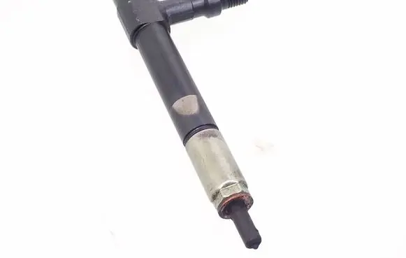 Mazda Premacy Fuel injector D73908D
