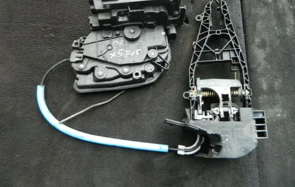 BMW X5 F15 Front door lock 7362784