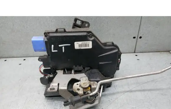 Audi A8 S8 D3 4E Rear door lock 4E0839015