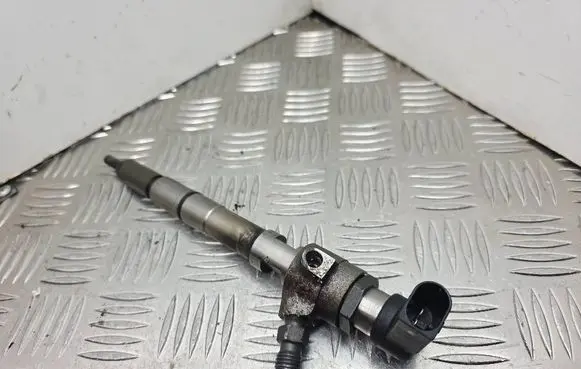 Seat Ibiza IV (6J,6P) Fuel injector 03L130277S