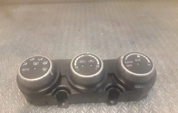 Nissan Murano Z50 Interior fan control switch 27500CC000