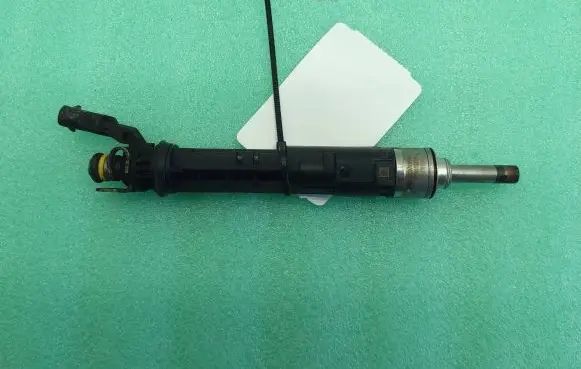 Nissan Qashqai Fuel injector 166001525R A2820701000
