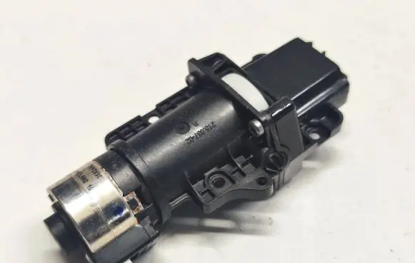 Headlight level adjustment motor