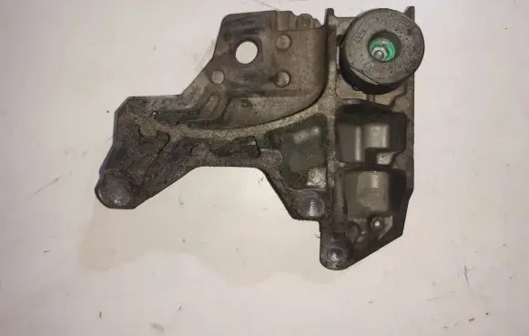 Volvo XC70 Engine mounting bracket 6G926F030BA