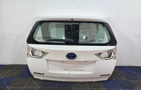 Toyota Auris E180 Tailgate/trunk/boot lid 
