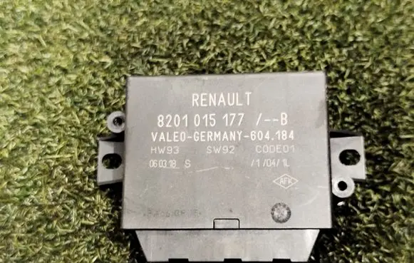 Renault Master III Parking PDC control unit/module 8201015177
