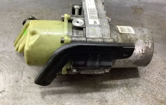 Lancia Thema Power steering pump P68059526AC A5101056 060711627