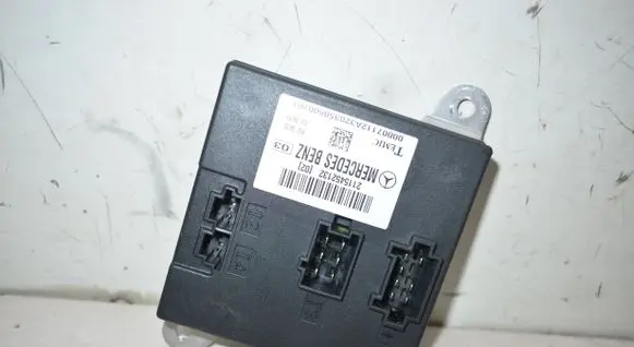 Mercedes-Benz E W211 Comfort/convenience module 2115452132