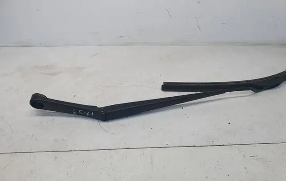 Hyundai ix35 Front wiper blade arm D226