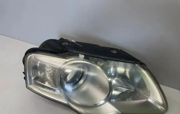 Volkswagen PASSAT B6 Headlight/headlamp 3C0941006Q