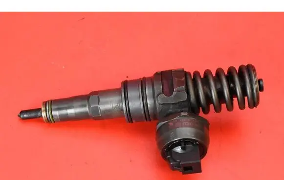 Volkswagen Cross Touran I Fuel injector 038130073BN