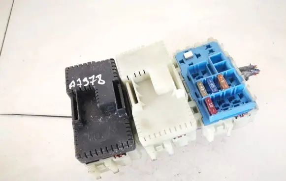 Volvo V70 Fuse box set 6g9t14k131da 6g9t-14k131-da