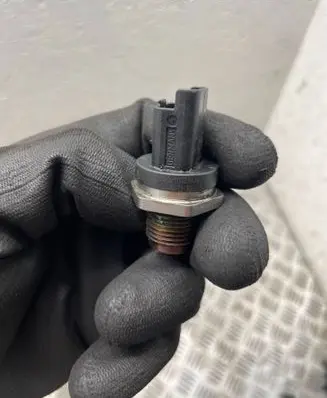 Land Rover Freelander 2 - LR2 Fuel pressure sensor 0281002804