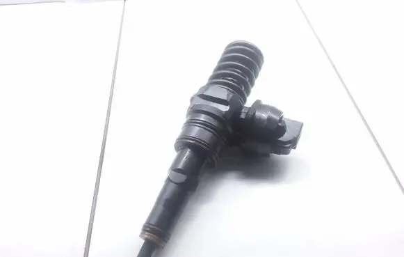 Audi A4 S4 B6 8E 8H Fuel injector 038130073AR 0414720214