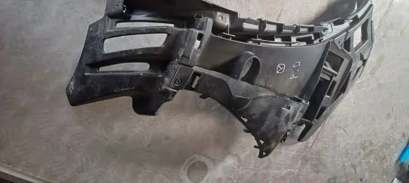 Mercedes-Benz GLE W167 Front bumper mounting bracket A1678858606