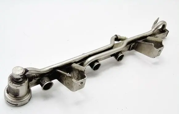 Audi A4 S4 B5 8D Fuel main line pipe 06B133317A