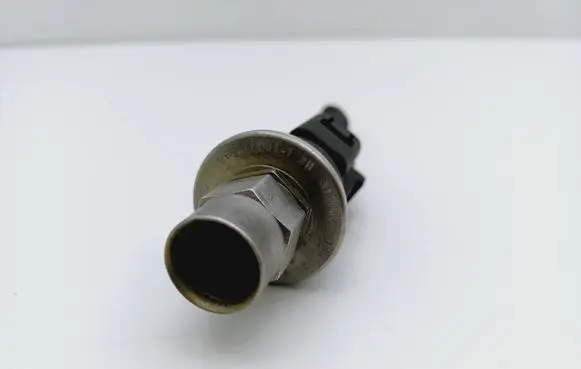Volkswagen Golf IV Air conditioning (A/C) pressure sensor 1J0959126