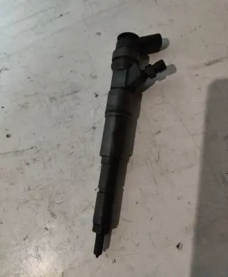 BMW 5 E60 E61 Fuel injector 0445110212