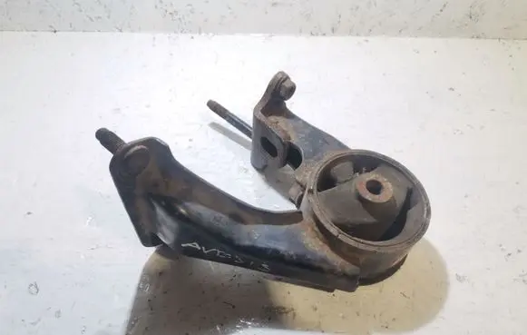 Engine mount bracket