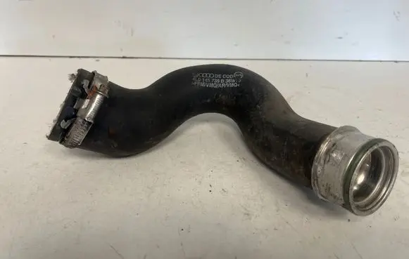 Audi Q7 4L Intercooler hose/pipe 4L0145738B