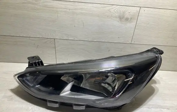 Ford Focus Headlight/headlamp mx7b13e015ce
