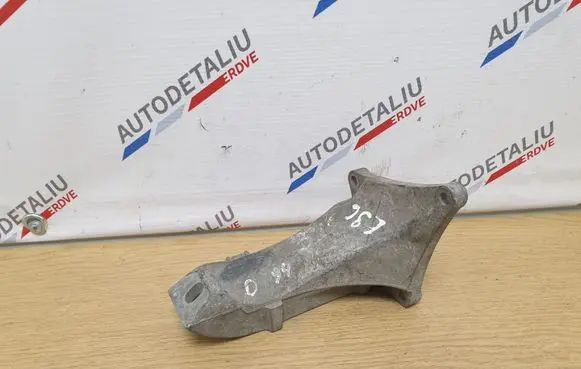BMW 3 E36 Engine mounting bracket 1137014 11811137014