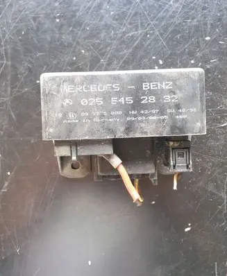 Mercedes-Benz A W168 Glow plug pre-heat relay 0255452832